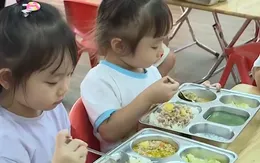 Giảm muối trong bữa ăn để ngăn ngừa nguy cơ ảnh hưởng sức khoẻ của trẻ
