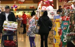 Doanh số bán lẻ trong kỳ nghỉ lễ ở Mỹ tăng nhẹ