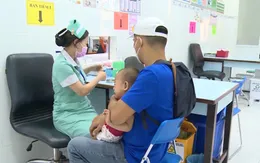 Hơn 8.000 liều vaccine "5 trong 1" về đến TP Hồ Chí Minh