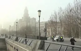 Trung Quốc phát cảnh báo cam do sương mù dày đặc