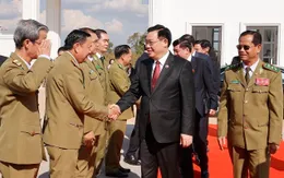 Chủ tịch Quốc hội Vương Đình Huệ thăm Học viện Chính trị Công an Lào