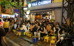 Hà Nội: Tái diễn tình trạng lấn chiếm vỉa hè, lòng đường gây ùn tắc giao thông trên phố Nhà Thờ
