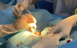 Mắc uốn ván nguy kịch từ vết thương do cọ xát khi đi dép
