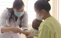 Cảnh báo tình trạng chuyển biến nặng ở trẻ mắc tay chân miệng