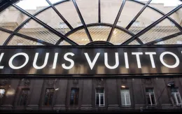 Doanh thu tăng gấp đôi dự báo, LVMH củng cố vị thế doanh nghiệp giá trị nhất châu Âu
