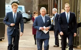 Hoàng tử Harry phải giữ khoảng cách với Thái tử William tại lễ đăng quang Vua Charles