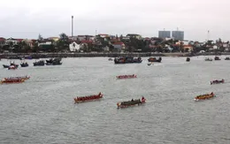 Hội đua thuyền truyền thống trên sông Nhật Lệ