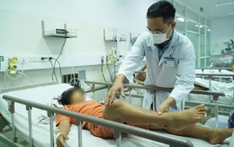 Xuyên đêm vận chuyển thuốc cứu 3 trẻ nghi ngộ độc Botulinum do ăn chả lụa bán dạo