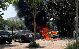 Hà Nội: Liên tiếp xảy ra 2 vụ cháy xe ô tô giữa trưa nắng nóng