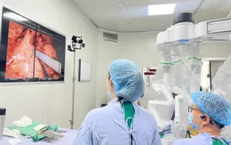 Phẫu thuật cho bệnh nhân mắc ung thư thận bằng hệ thống robot duy nhất tại Việt Nam