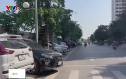 Tự ý khóa bánh ô tô, phạt tiền ở các khu chung cư: Tiền chảy vào túi ai?