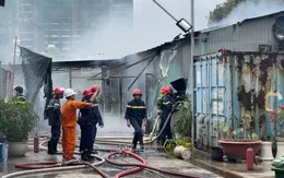 Cháy lớn tại xưởng bánh kẹo ở TP Thủ Đức