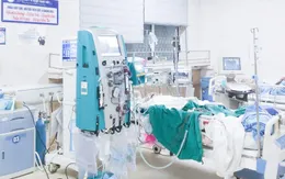 Cứu sống cụ bà sốc nhiễm khuẩn, suy hô hấp viêm phổi nặng kèm nhiều bệnh lý nền phức tạp