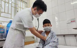 Cứu sống bé trai đuối nước ở giờ thứ 4
