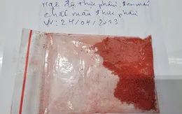Ngộ độc thực phẩm do phẩm màu, một gia đình 2 người phải nhập viện