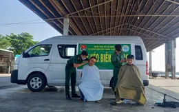 "Tay kéo Biên phòng" cắt tóc miễn phí cho ngư dân