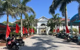 Quảng Bình: Trường mời phụ huynh lên trả lại tiền vì thu sai