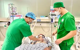 Hôn mê sâu nguy kịch sau nhiều ngày uống rượu không ăn