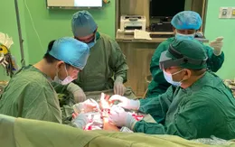Nối bàn tay bị chém đứt lìa cho nam bệnh nhân