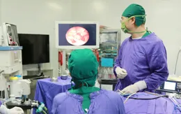 Phẫu thuật u tai giữa bẩm sinh hiếm gặp cho bé 5 tuổi