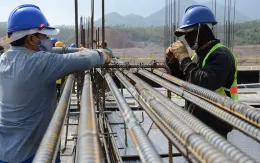 Giá thép trong nước giảm lần thứ 10