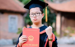 Thủ khoa THPT chuyên Sư phạm năm 2023 tiết lộ bí quyết giành 2 điểm 10 Toán