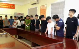 Tạm giữ nhóm quái xế "tuổi teen" vô cớ chém người đi đường