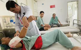 Cảnh báo nguy cơ nhiễm độc từ việc tự mua thuốc điều trị