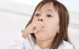 Phòng tránh viêm họng cho trẻ mùa nắng nóng