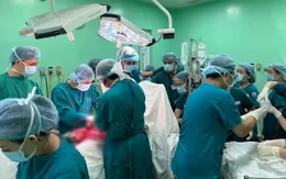 Cứu sống sản phụ ngưng tim ngưng thở do vỡ tử cung, nhau cài răng lược