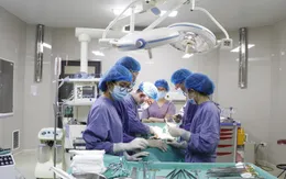 Phát hiện mắc ung thư đại tràng sau gần nửa năm đau bụng âm ỉ
