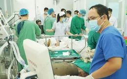 Vụ đốt phòng trọ ở Đồng Nai: Chuyển gấp 5 nạn nhân bỏng nặng lên TP. Hồ Chí Minh điều trị