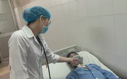 Khăn giấy lạc vào khí quản, một bệnh nhân suýt nguy kịch
