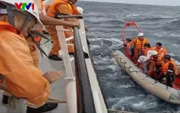 Cứu nạn kịp thời 4 ngư dân Việt Nam trên vùng biển quốc tế