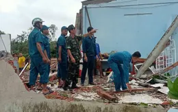 Kiên Giang: Hàng trăm chiến sĩ giúp dân khắc phục hậu quả mưa dông