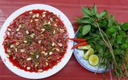 7 người ngộ độc nhập viện nghi do ăn tiết canh bò