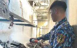 Hải quân Vùng 5 tham gia chữa cháy nhà dân