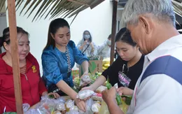 Độc đáo phiên chợ dùng lá cây thay tiền ở Bạc Liêu