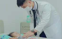 Cấp cứu kịp thời bé trai bị viêm màng não nguy kịch