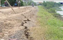 Đê tả sông Càn sụt lún nghiêm trọng