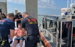 Câu chuyện kịch tính của người đàn ông Florida "lạc" giữa biển trong 2 ngày