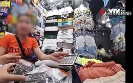 Một tiểu thương chợ Bến Thành nói thách 700.000 đồng 3 đôi tất