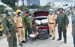 Liên tiếp phát hiện xe chở thuốc lá lậu tại Bình Dương