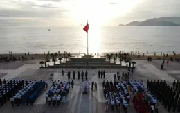 Thiêng liêng Lễ Thượng cờ ngày Quốc khánh ở thành phố biển Nha Trang