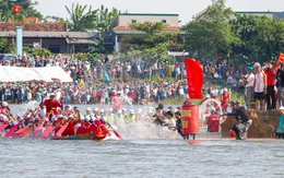 Lễ hội đua thuyền truyền thống trên sông Kiến Giang