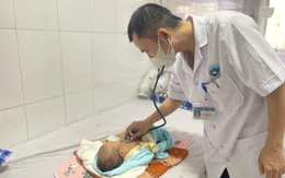 Cứu trẻ sơ sinh bị suy hô hấp, xuất huyết não nặng