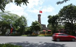 Hà Nội ngày nắng, chiều tối mưa rào và giông