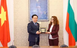 Chủ tịch Quốc hội Vương Đình Huệ tiếp Chủ tịch Nhóm nghị sĩ của đảng Gerb-UDF (Bulgaria)