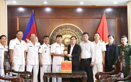 Vùng 5 Hải quân và tỉnh Preah Sihanouk phối hợp ngăn chặn khai thác hải sản bất hợp pháp