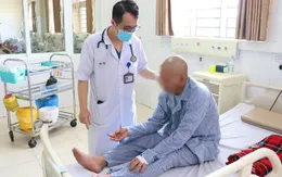 Người đàn ông nguy kịch do bị kiến đốt